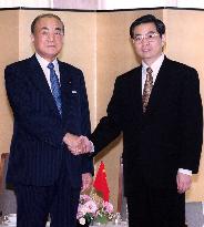 Chinese Vice Pres. Hu meets ex-P
